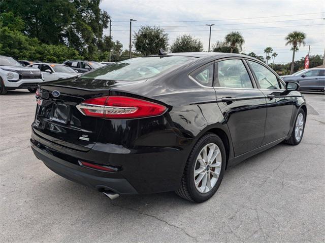 2019 ford fusion se