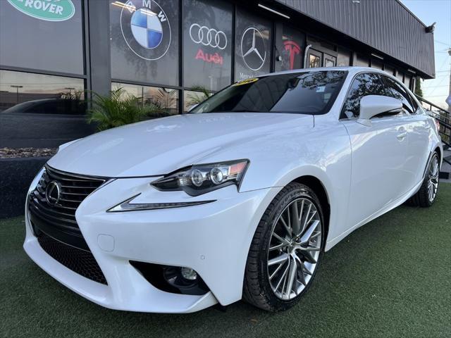 2016 lexus is 200t base