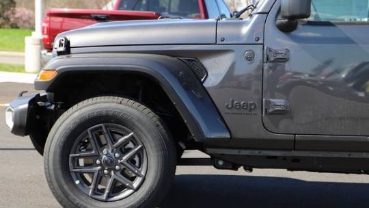 2024 Jeep Gladiator