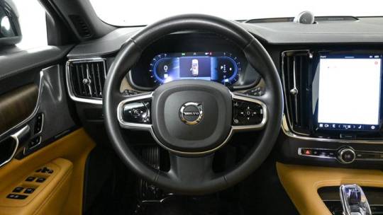 2023 Volvo V90 Cross Country
