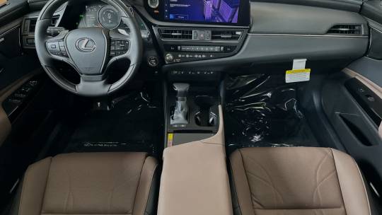 2025 Lexus ES