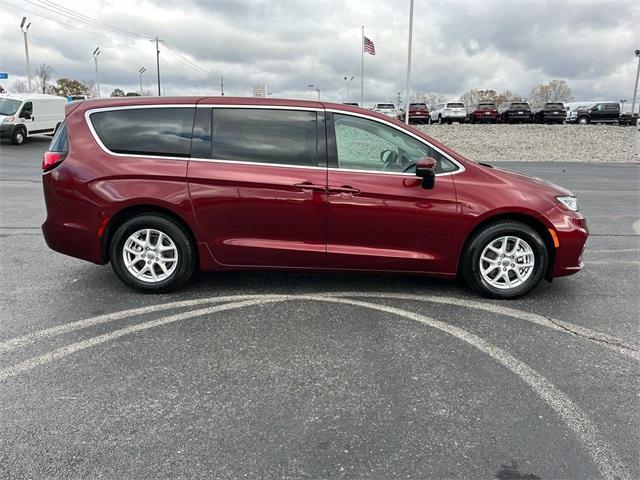 2023 chrysler pacifica touring-l