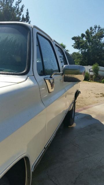 1974 chevrolet suburban 2500 - pre-smog year, no smog needed