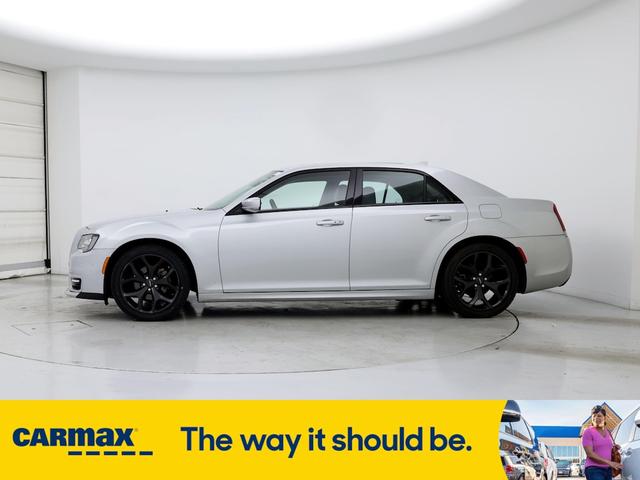 2022 chrysler 300 touring l