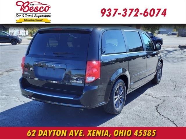 2017 dodge grand caravan sxt