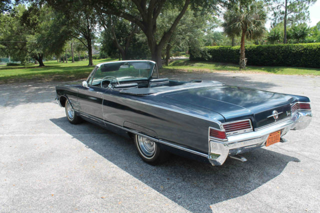 1966 chrysler 300 convertible 1 of 2500 ,rare center console drives prefect