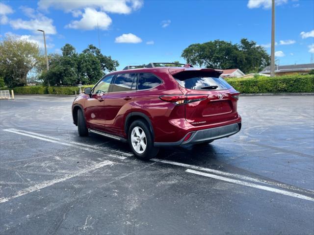 2021 toyota highlander le
