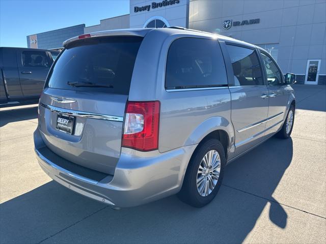 2015 chrysler town & country touring-l