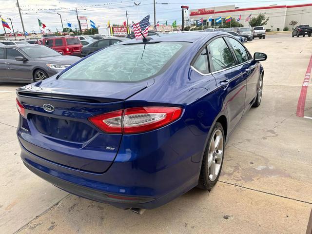 2016 ford fusion se