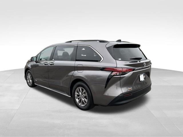 2021 toyota sienna xle