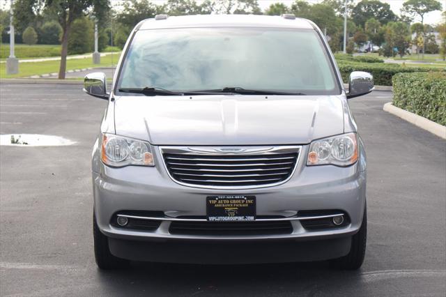 2015 chrysler town & country touring-l