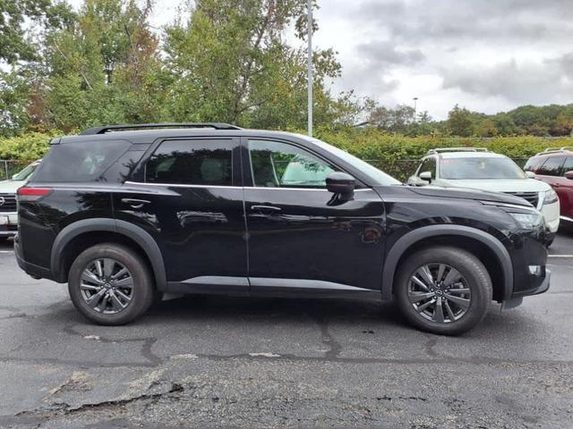 2023 nissan pathfinder sv