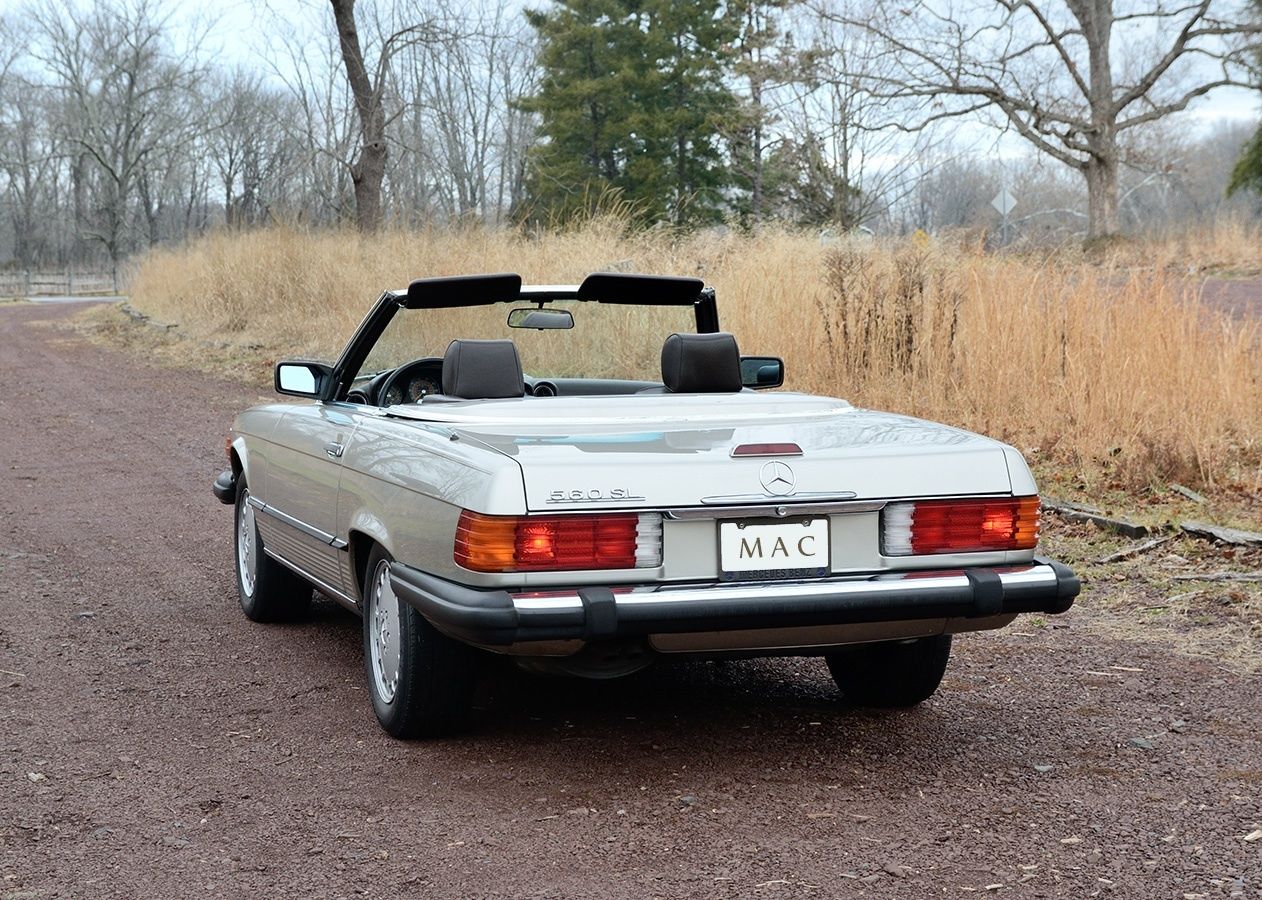 1988 mercedes-benz 560sl base convertible 2-door 5.6l