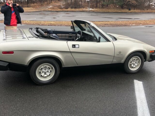 triump tr8