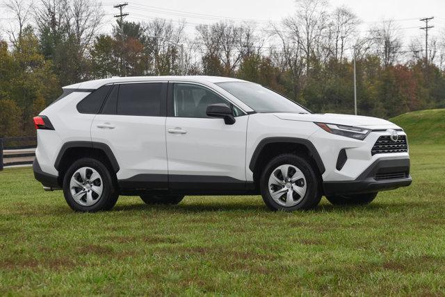 2023 toyota rav4 le