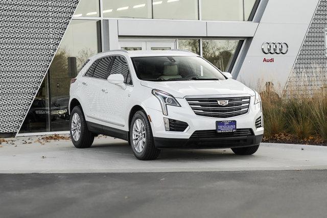 2017 cadillac xt5 base