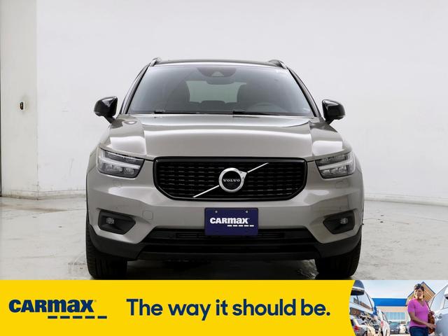 2022 volvo xc40 t5 r-design