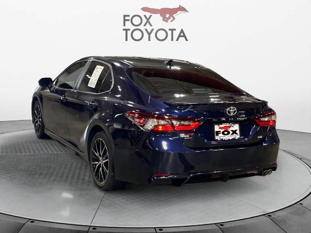 2022 toyota camry se