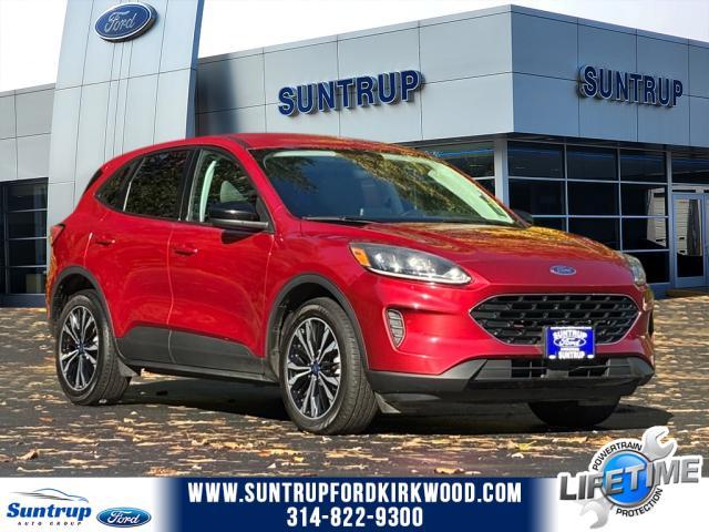 2022 ford escape se