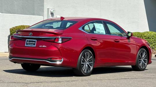 2025 Lexus ES