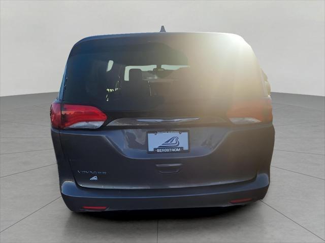 2021 chrysler voyager lxi