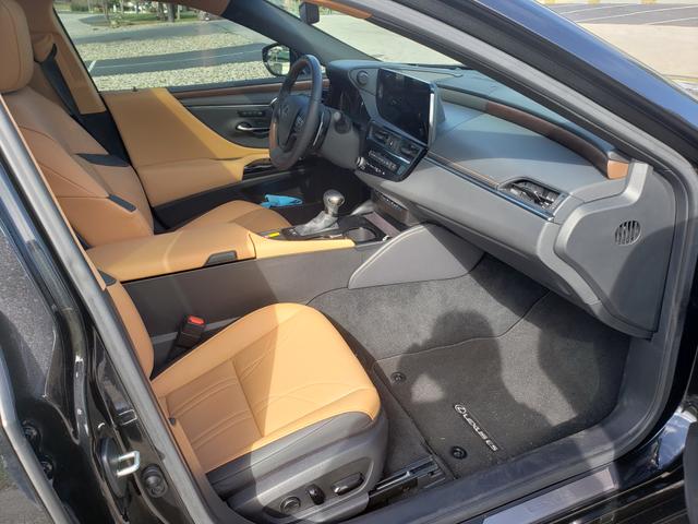 2024 lexus es 300h ultra luxury