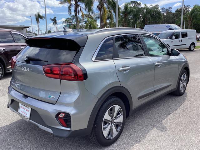 2022 kia niro lx