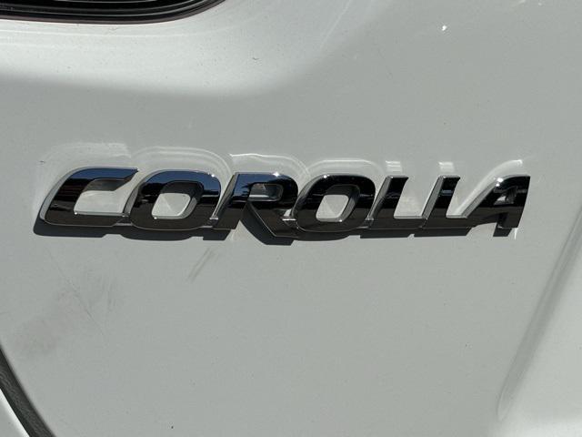2023 toyota corolla hybrid le