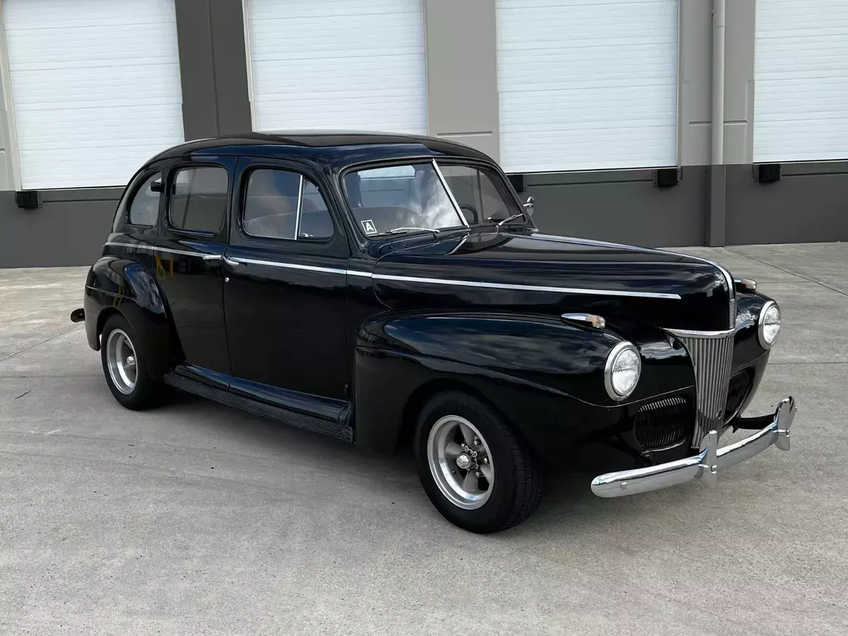 1941 ford sedan super deluxe