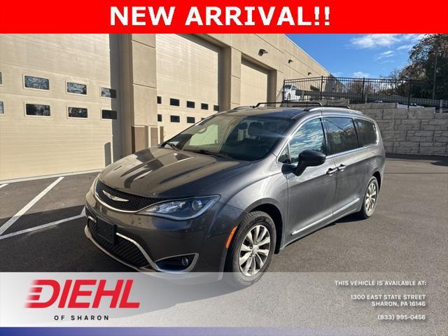 2017 chrysler pacifica touring-l