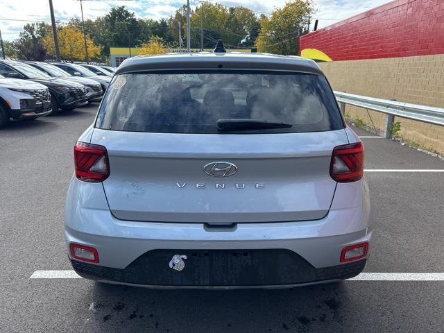 2022 hyundai venue se