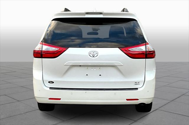 2019 toyota sienna xle