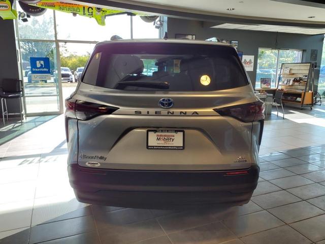 2024 toyota sienna xle