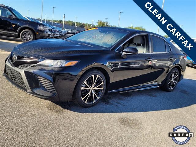 2020 toyota camry se