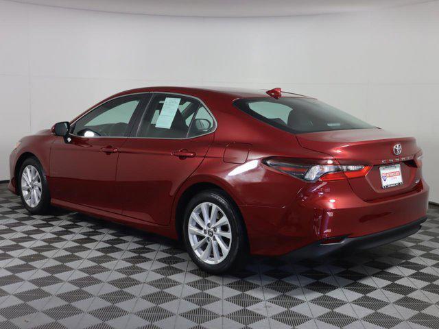 2022 toyota camry le