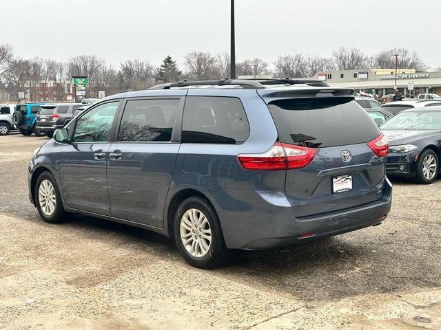 2017 toyota sienna xle