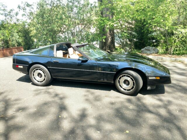 1984 black vette