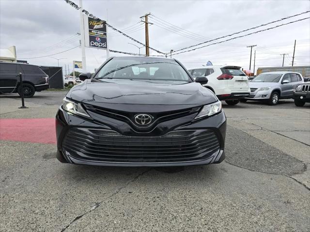 2018 toyota camry le