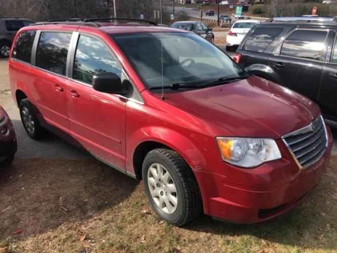 2010 chrysler town and country lx lx 4dr mini-van for sale in northfield, new hampshire
