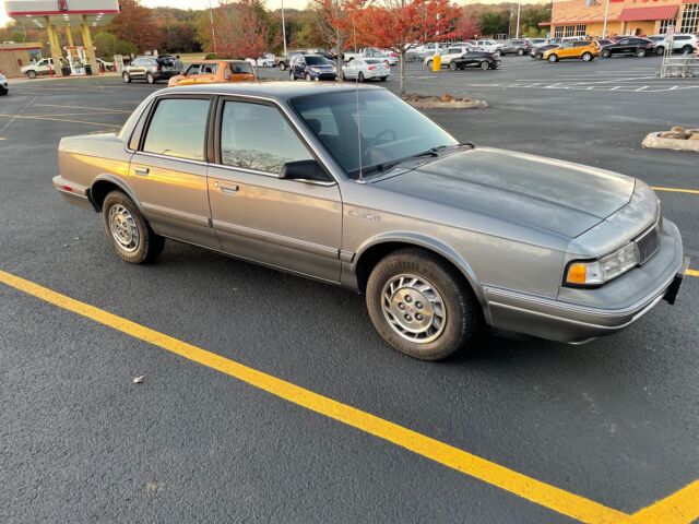 1993 oldsmobile cutlass sedan grey fwd automatic s