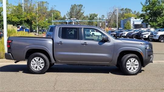 2023 nissan frontier sv