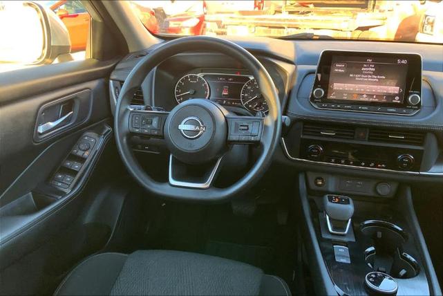 2024 nissan rogue sv