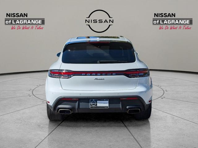 2022 porsche macan base