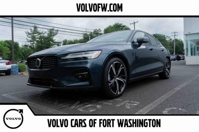 2024 volvo s60 b5 plus dark theme