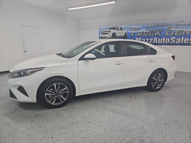 2023 kia forte lxs