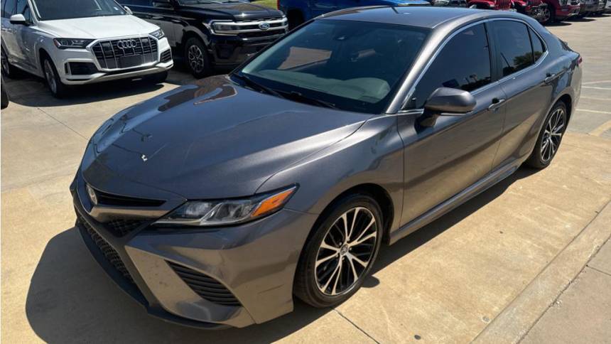 2019 toyota camry se