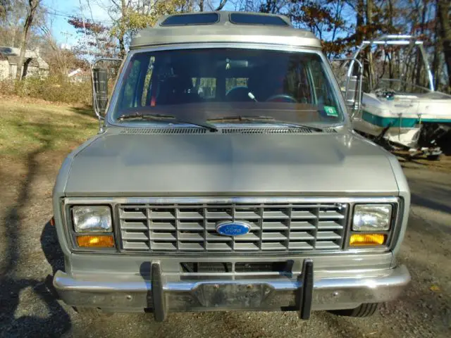1989 ford e150 custom high top wheelchair van with hand controls 21,416 miles
