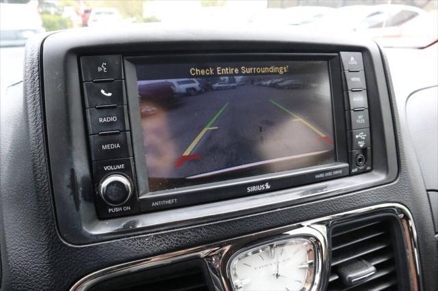 2014 chrysler town & country touring