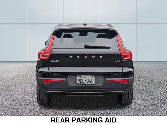 2024 volvo xc40 b5 plus dark theme