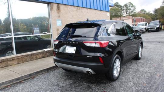 2022 ford escape se